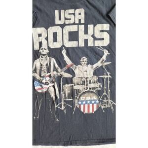 Mens Large USA Rocks tshirt